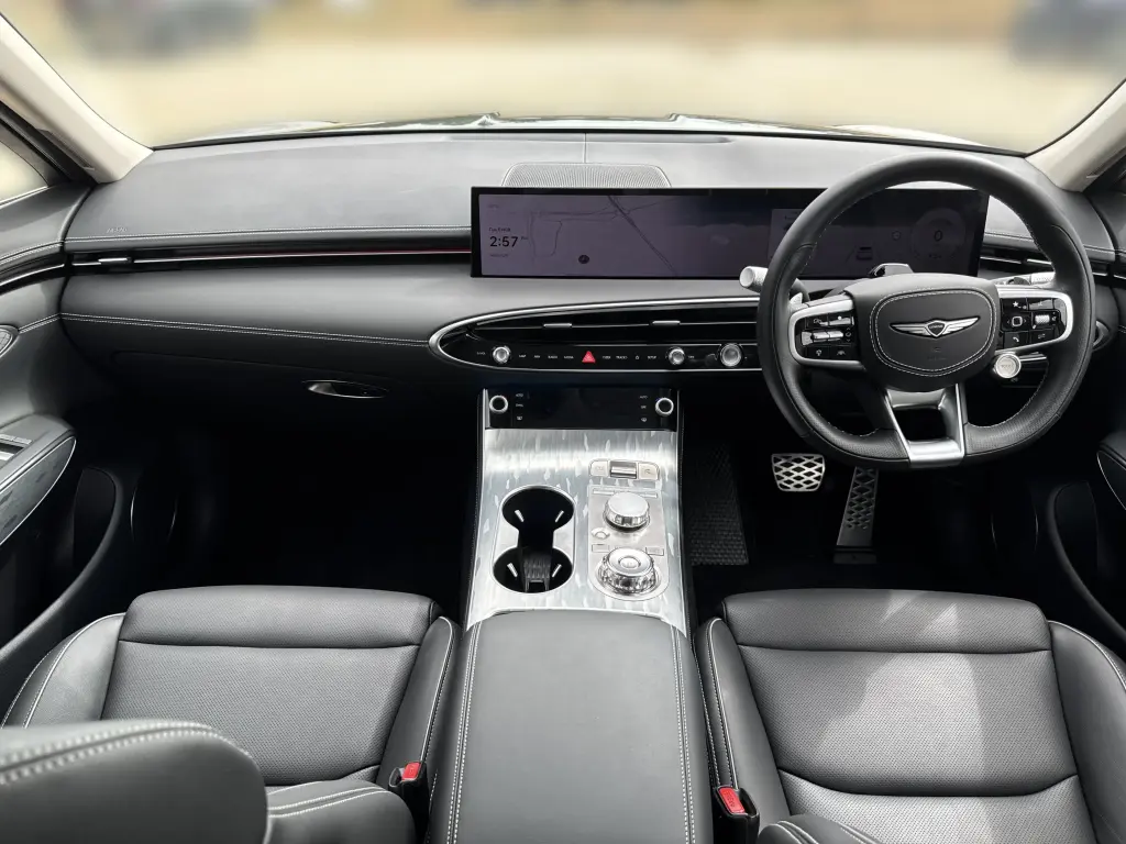 2025 Electrified GV70 Pure