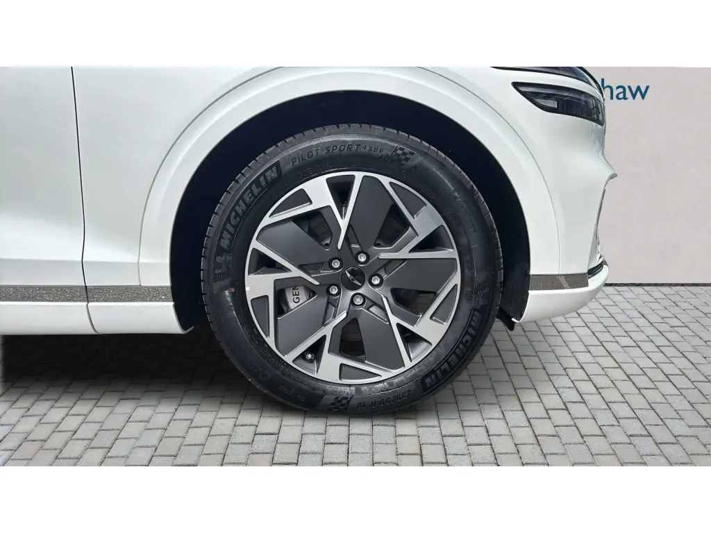 2025 Electrified GV70 Pure