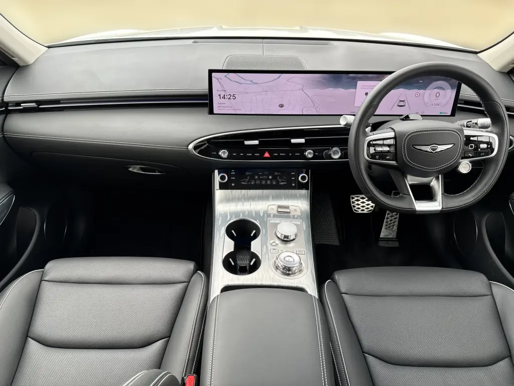 2025 Electrified GV70 Pure