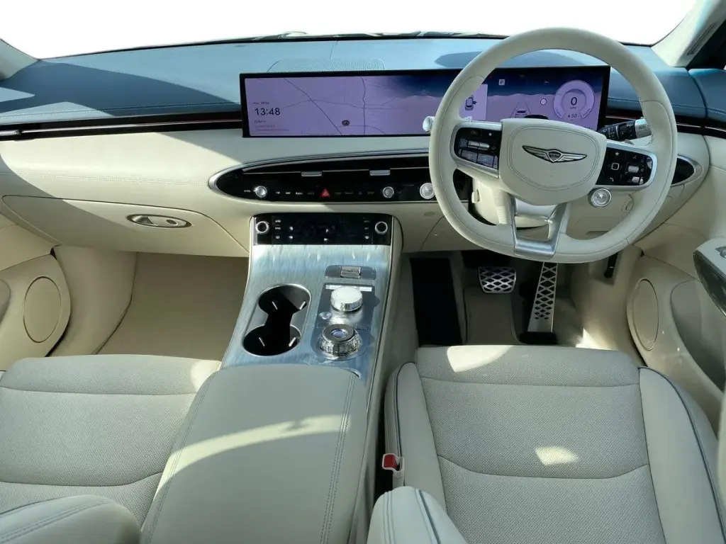 2025 Electrified GV70 Pure