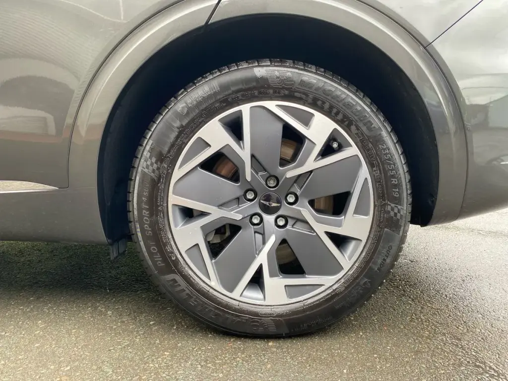 2025 Electrified GV70 Pure