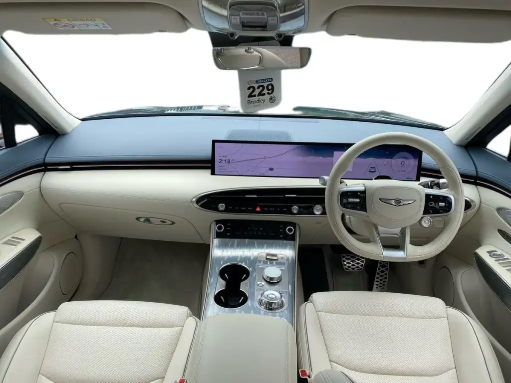 2025 Electrified GV70 Pure