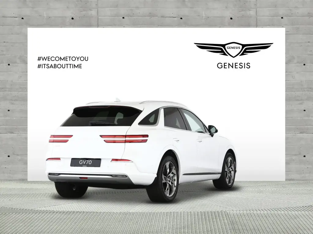 2023 Electrified GV70 Sport 360kW AWD