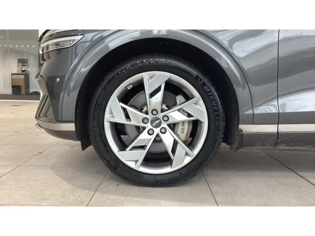 Electrified GV70 Sport 360kW AWD