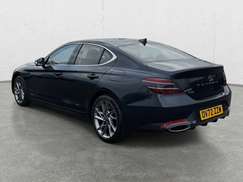 2022 G70 Luxury 2.0T RWD