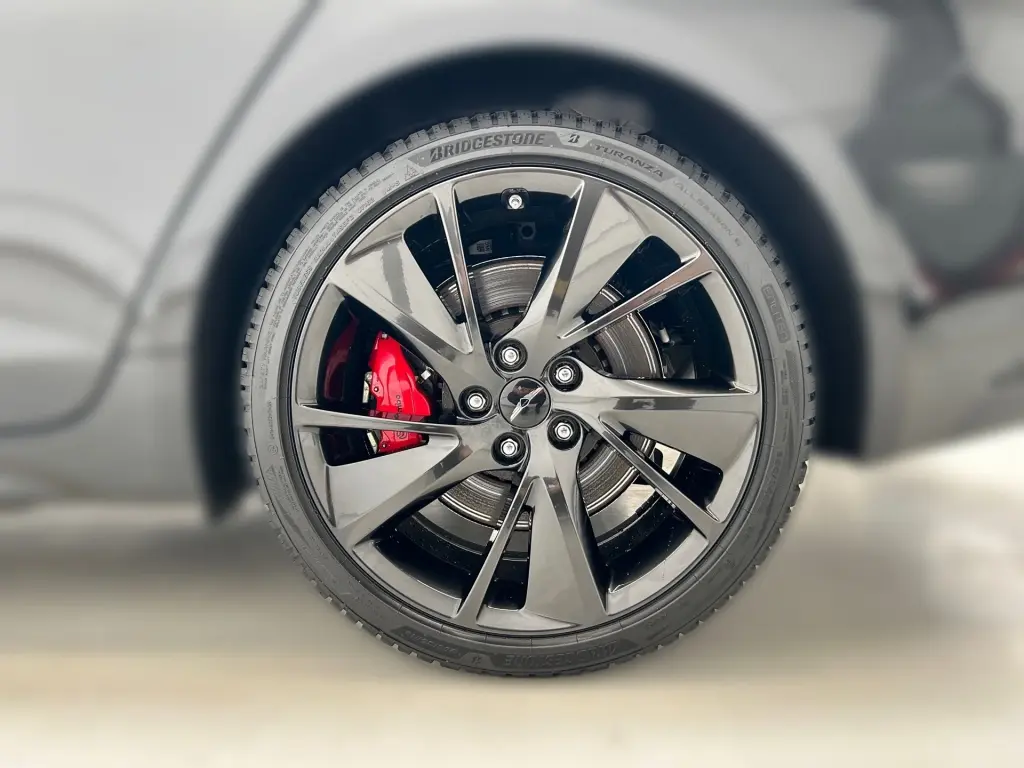2024 G70 Luxury 2.0T RWD
