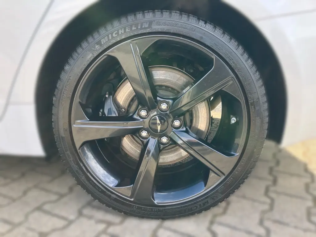 2024 G70 Shooting Brake Luxury 2.0T RWD