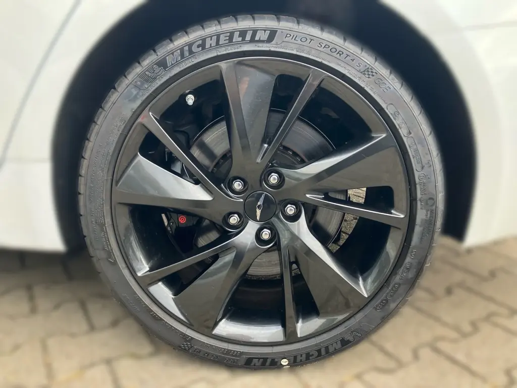2024 G70 Shooting Brake Luxury