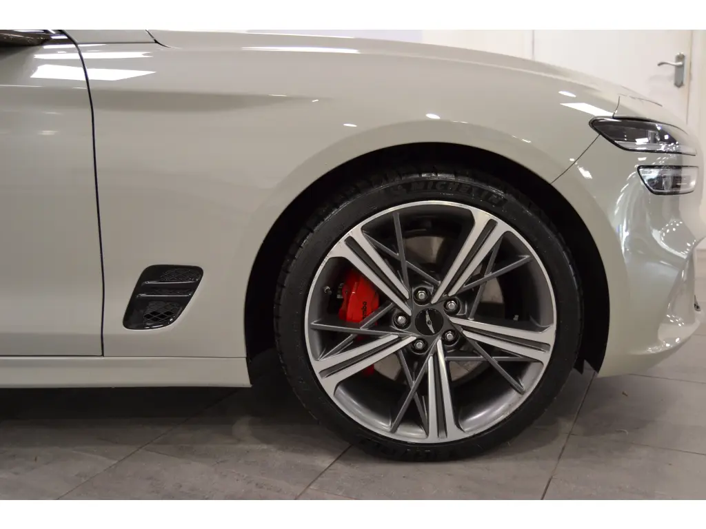 G70 Sport 2.2D AWD
