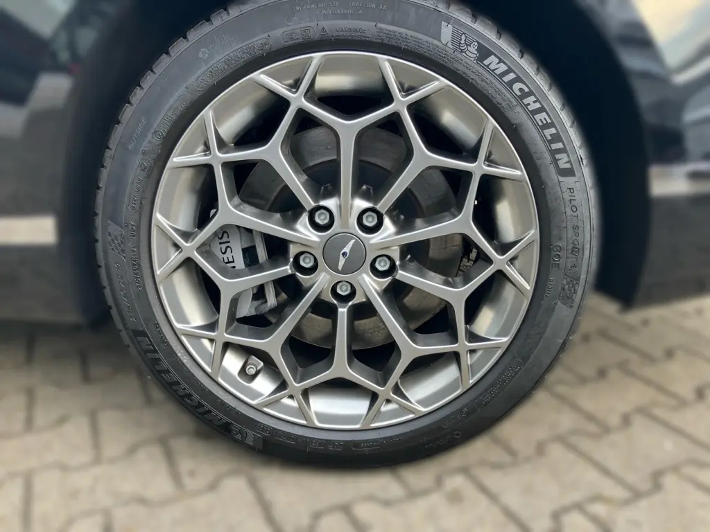 2024 G80 Luxury