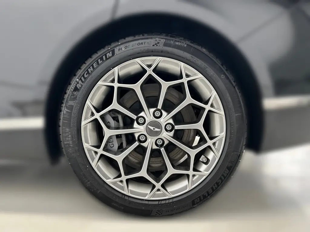 2024 G80 Luxury 2.5T AWD