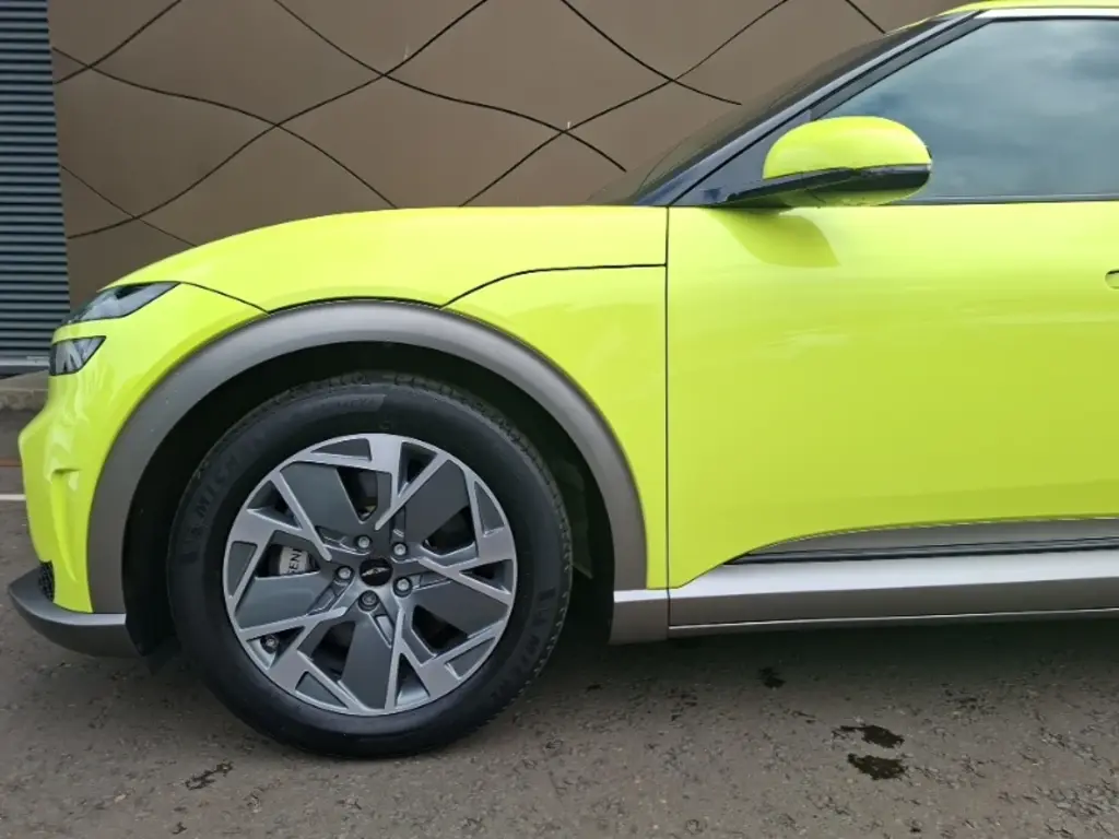 2023 GV60 Premium