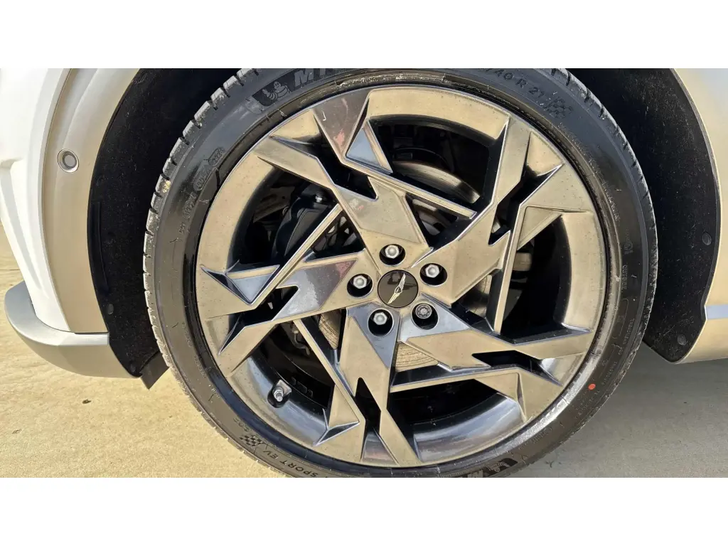 2022 GV60 Sport Plus