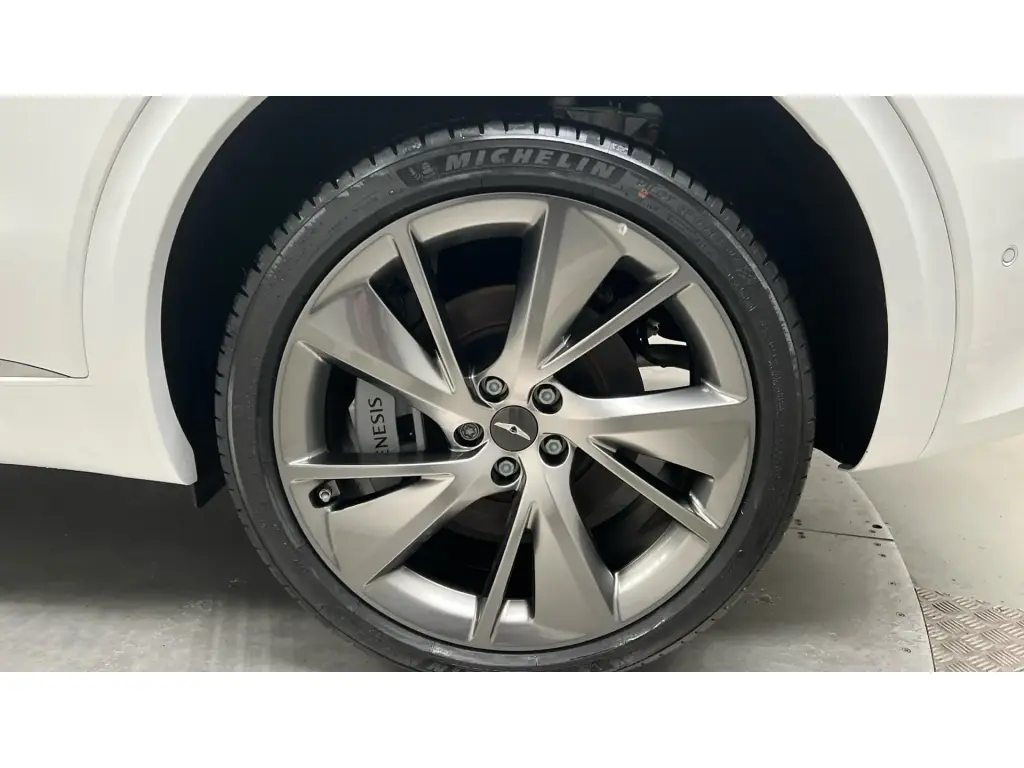 2024 GV70 Luxury 2.5T AWD