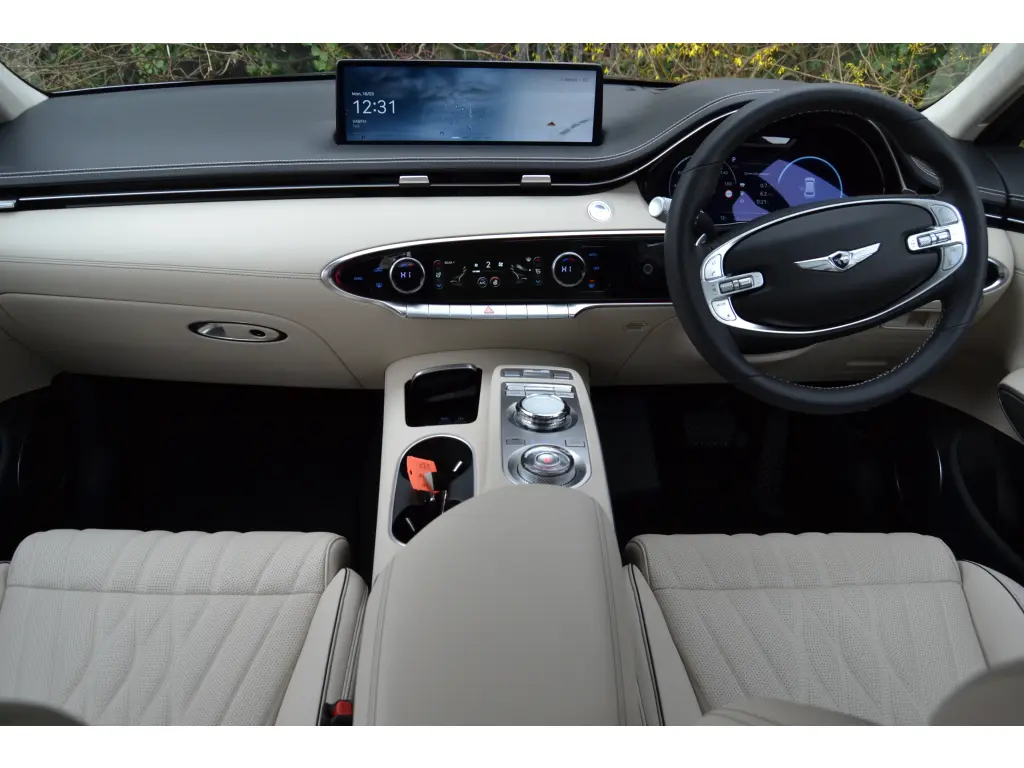 GV70 Luxury 2.2D AWD