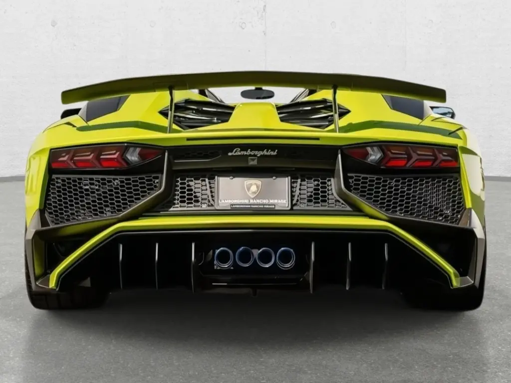 Image for 2016 Aventador LP 750-4 SV Roadster at position 4