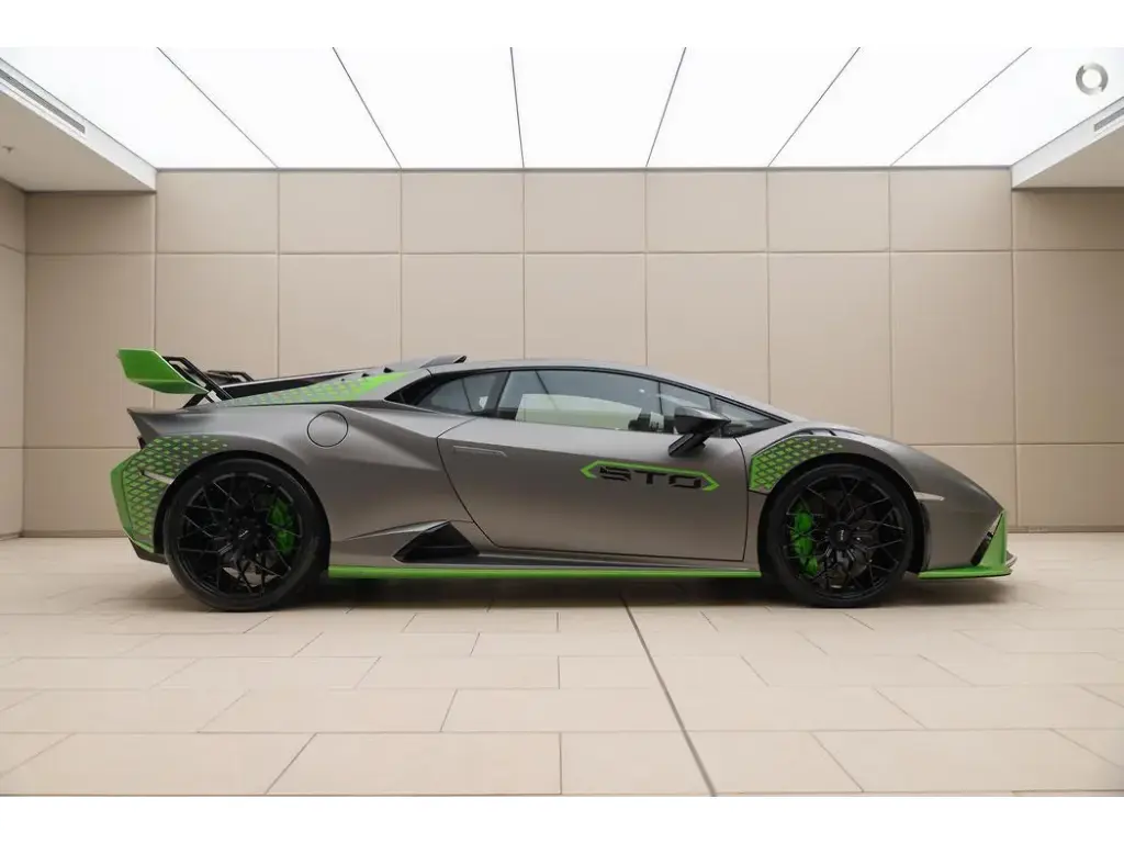 Image for 2023 Huracán EVO LP 640-2 STO at position 2