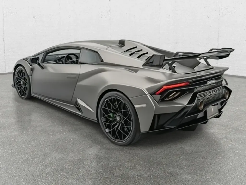 Image for 2023 Huracán EVO LP 640-2 STO at position 3