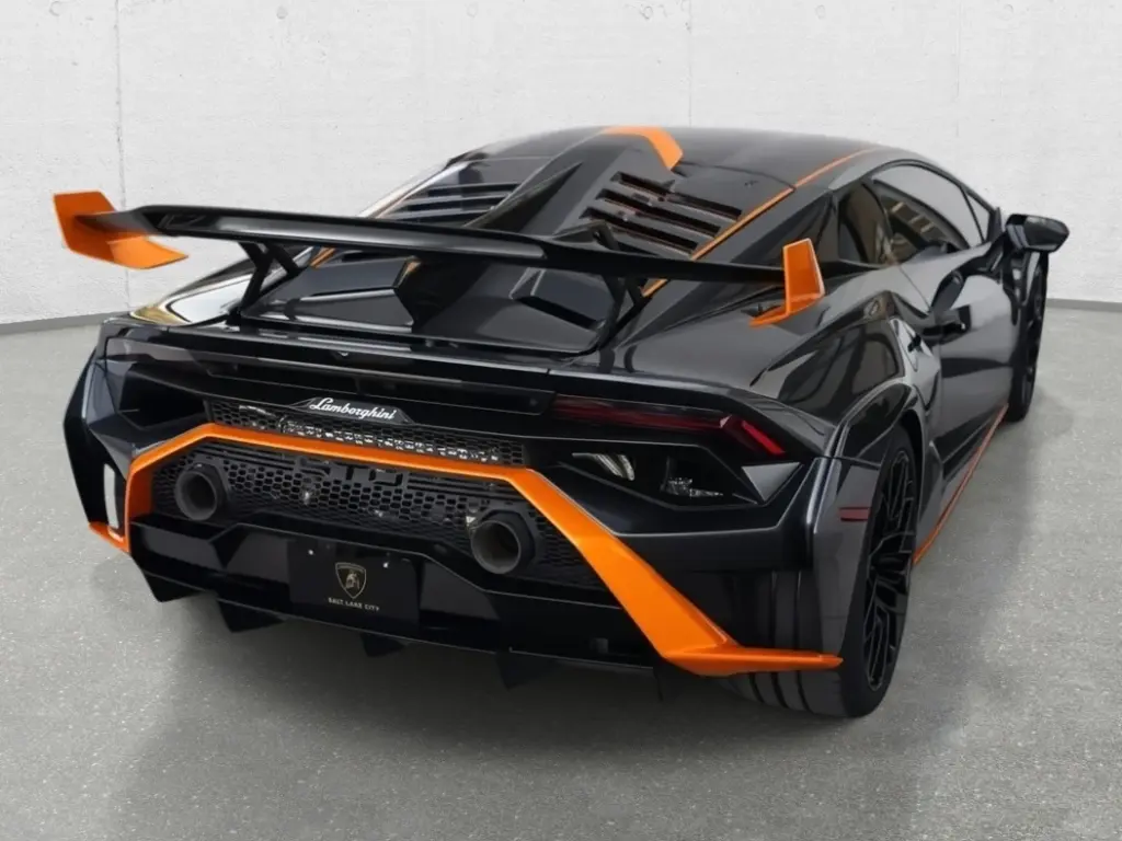 Image for 2023 Huracán EVO LP 640-2 STO at position 2