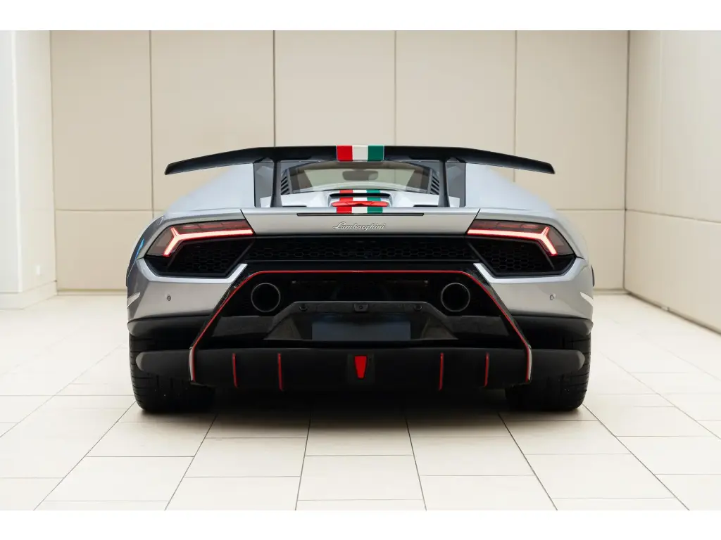 Image for 2018 Huracán LP 640-4 Performante at position 4