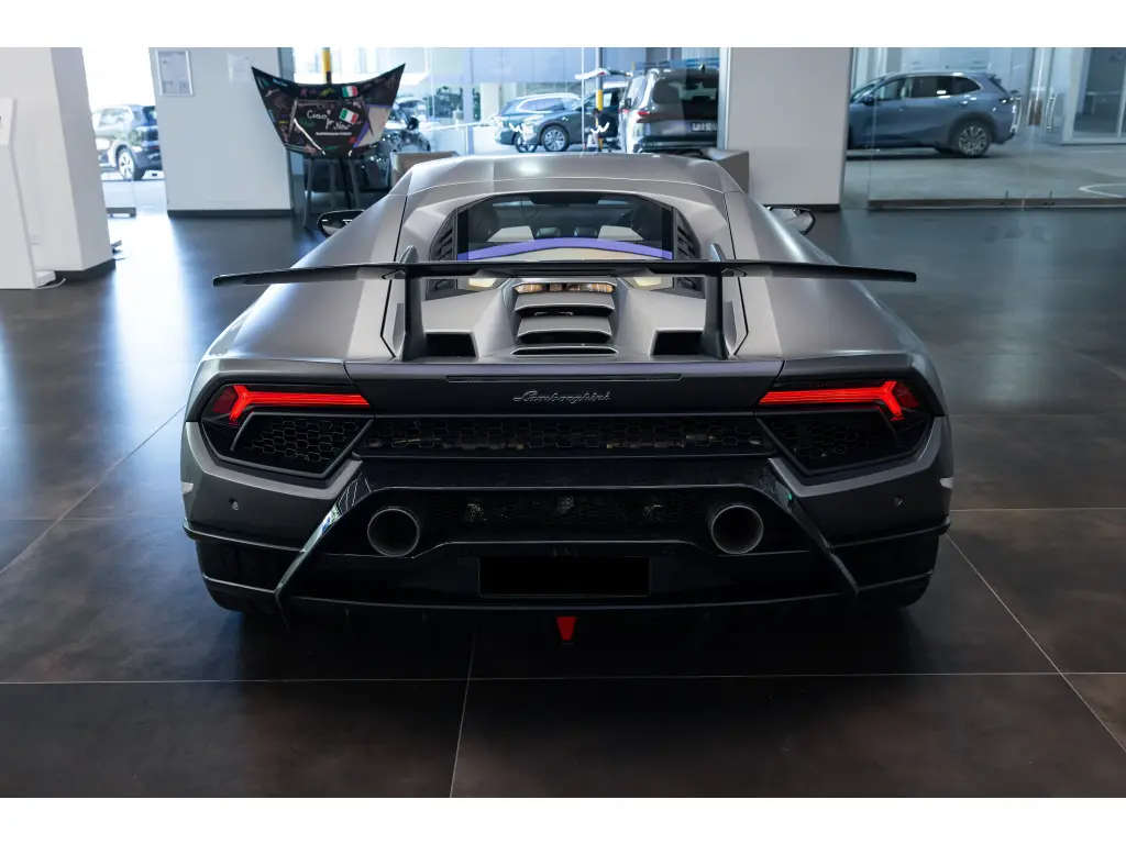 Image for 2018 Huracán LP 640-4 Performante at position 14