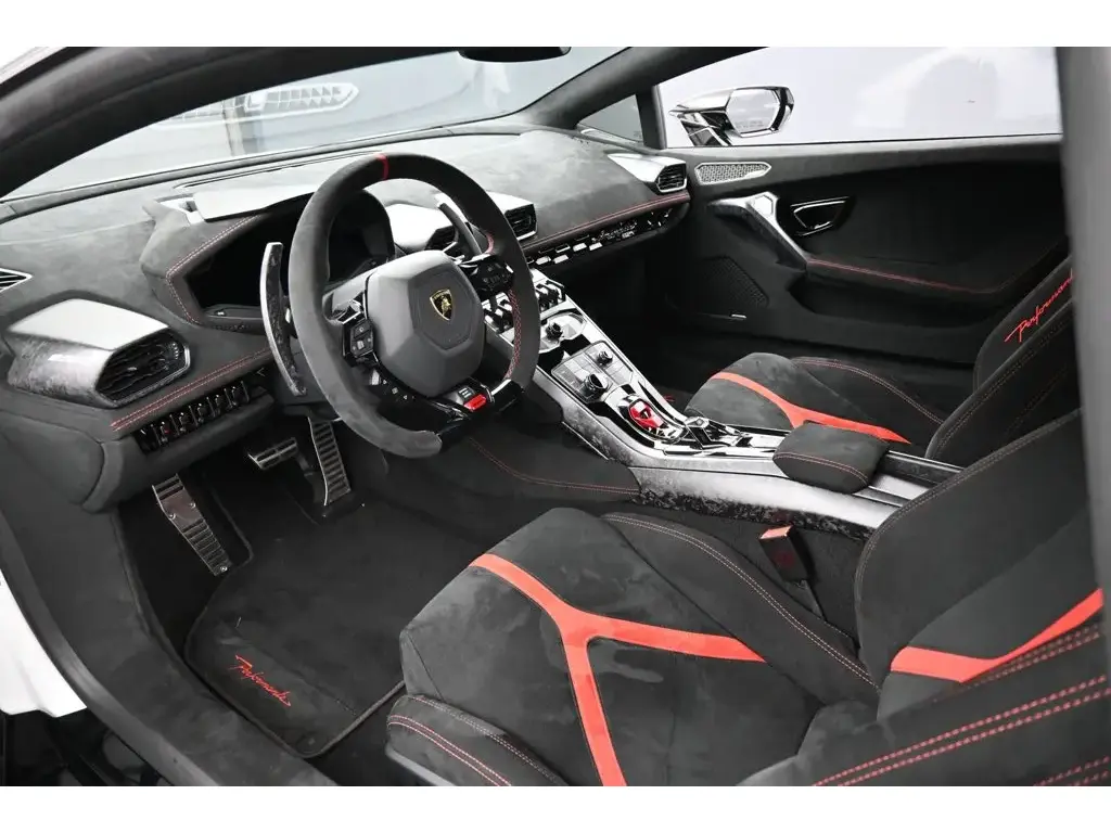 Image for 2018 Huracán LP 640-4 Performante at position 7