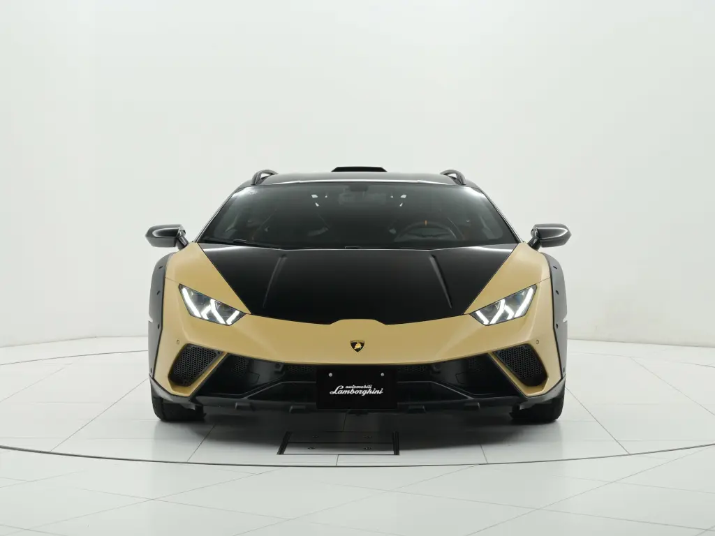 Image for 2023 Huracán Sterrato at position 2