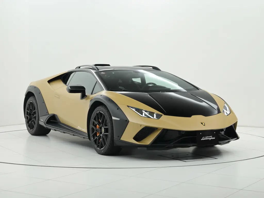 Image for 2023 Huracán Sterrato at position 1