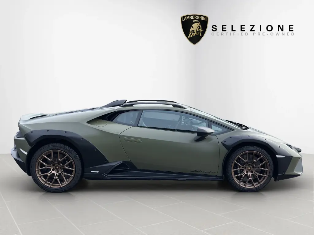 Image for 2023 Huracán Sterrato at position 11