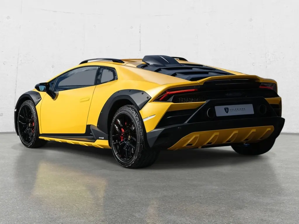 Image for 2023 Huracán Sterrato at position 3