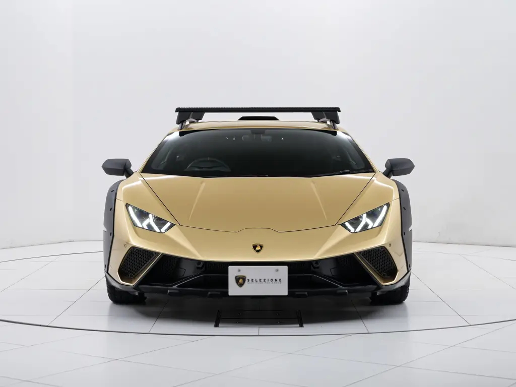 Image for 2024 Huracán Sterrato at position 2