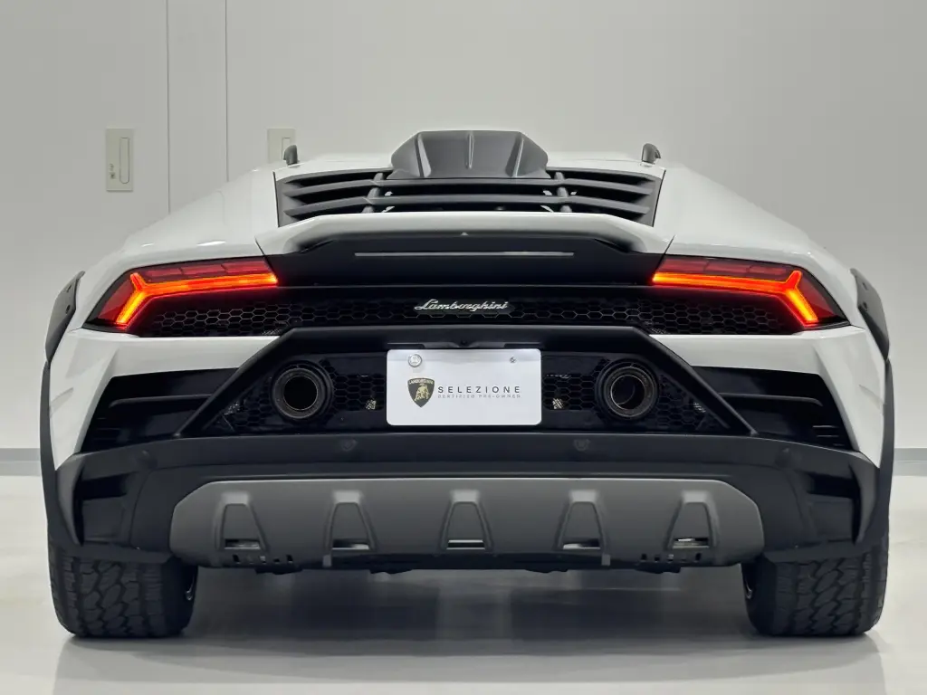 Image for 2024 Huracán Sterrato at position 4