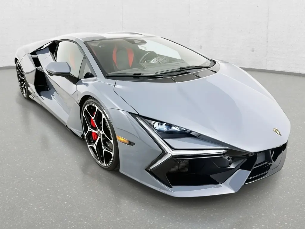 2024 Lamborghini Revuelto