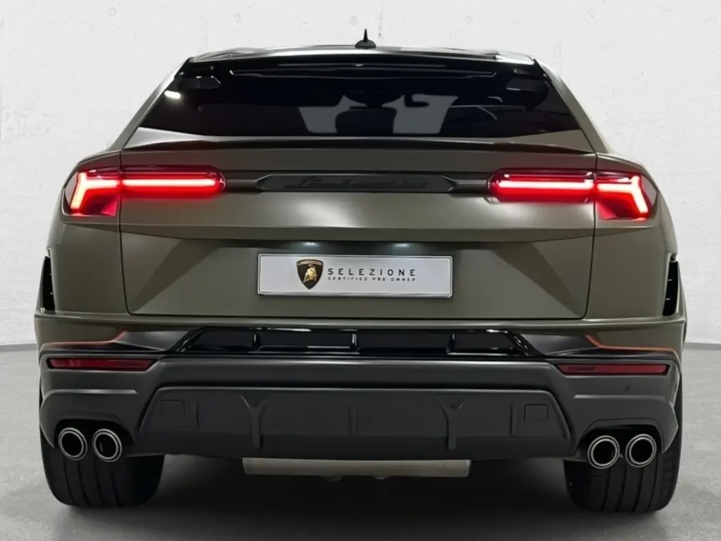 Image for 2023 Urus Performante at position 4