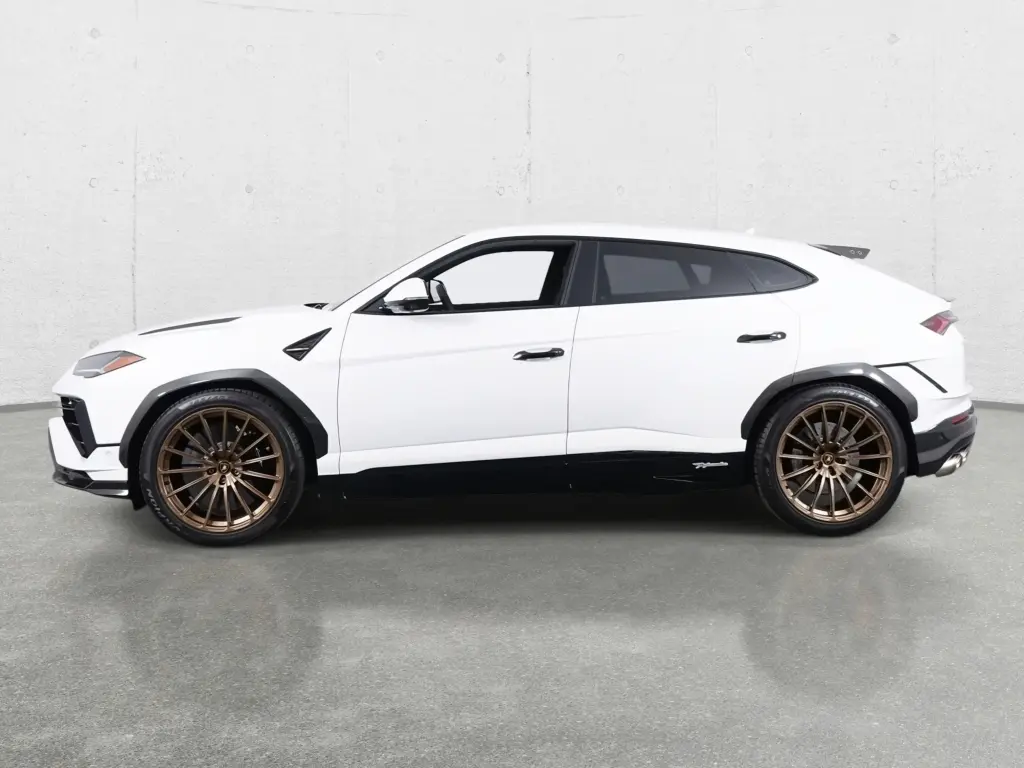 Image for 2023 Urus Performante at position 2