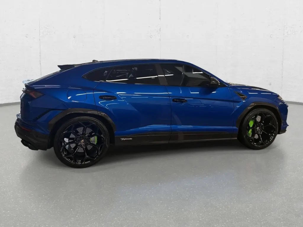 Image for 2024 Urus Performante at position 2