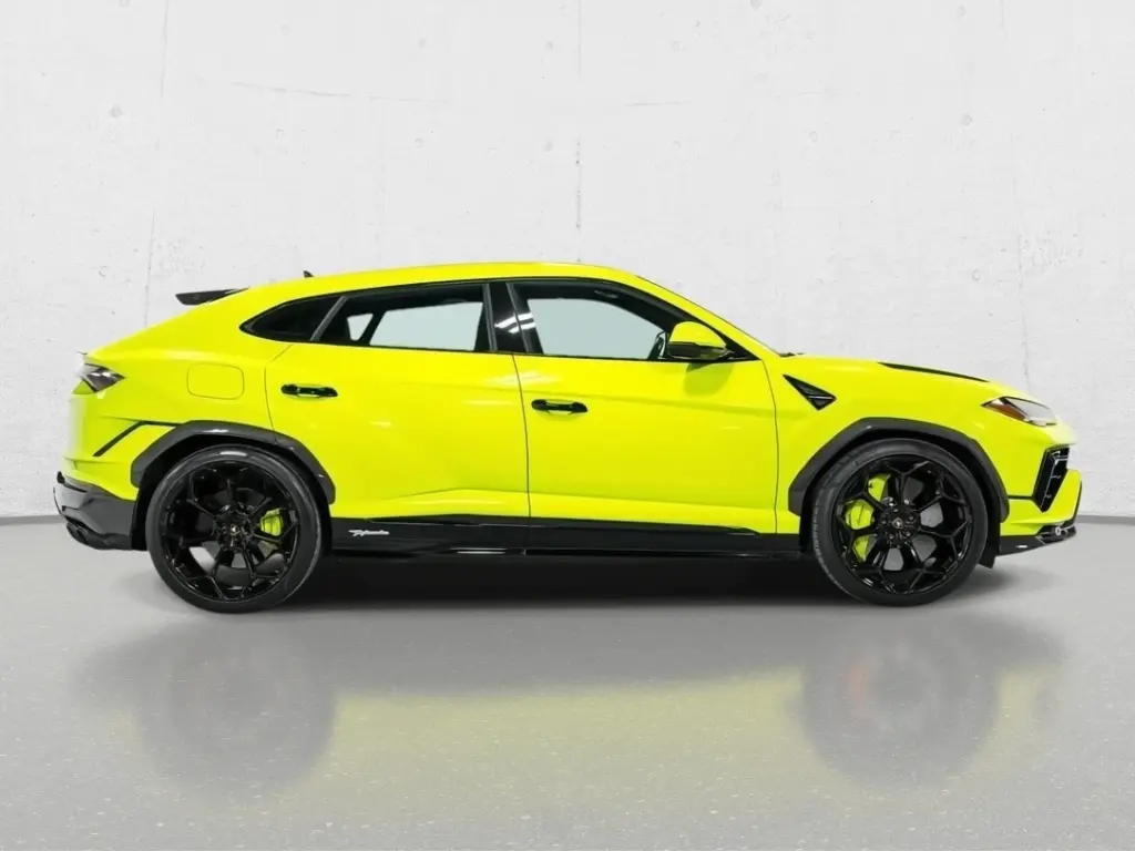Image for 2024 Urus Performante at position 2