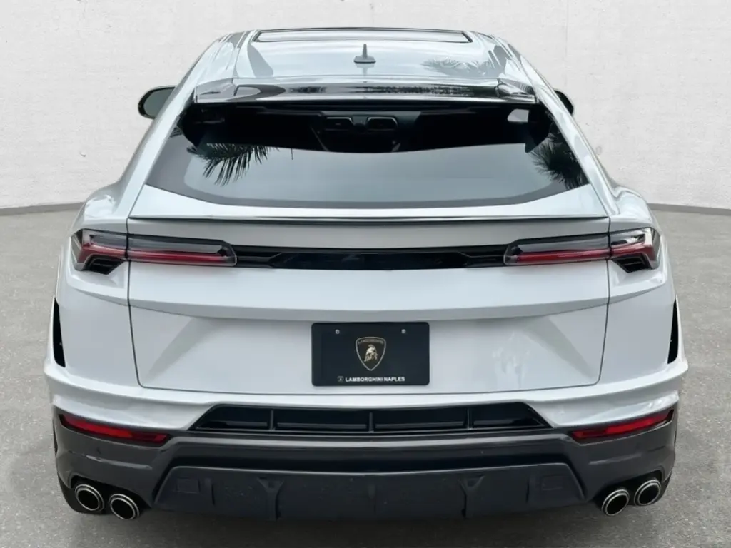 Image for 2024 Urus Performante at position 4