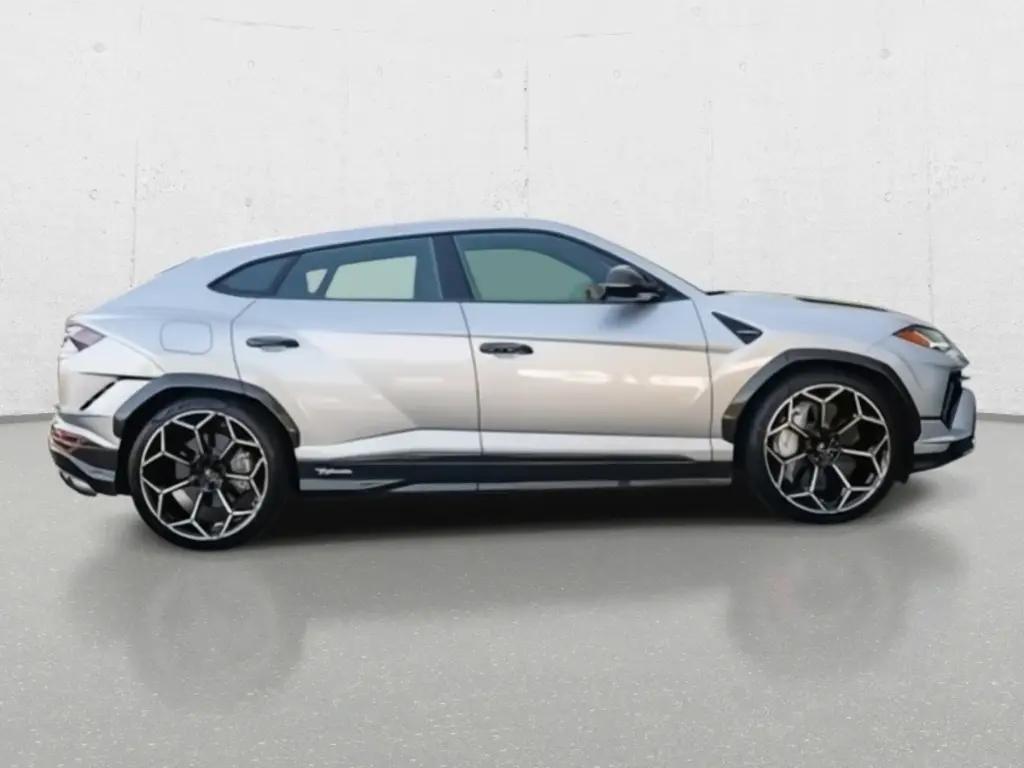 Image for 2024 Urus Performante at position 2