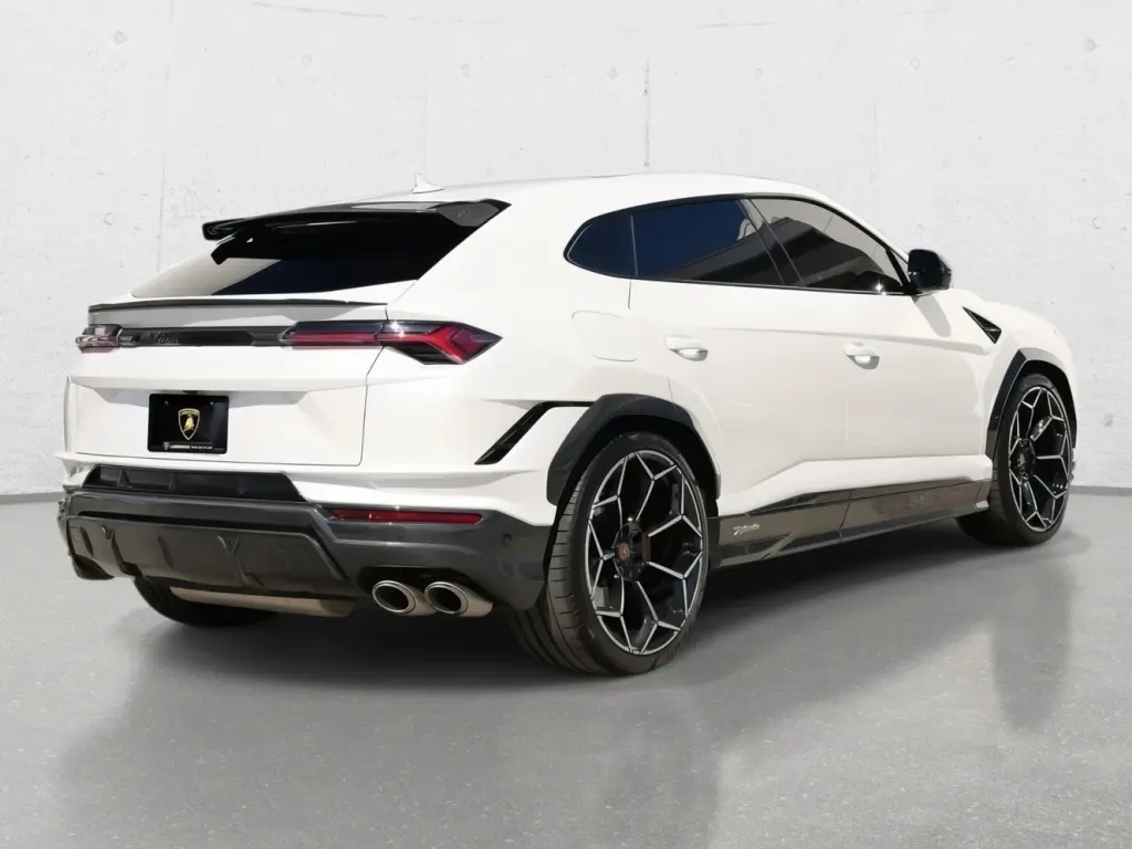 Image for 2024 Urus Performante at position 3