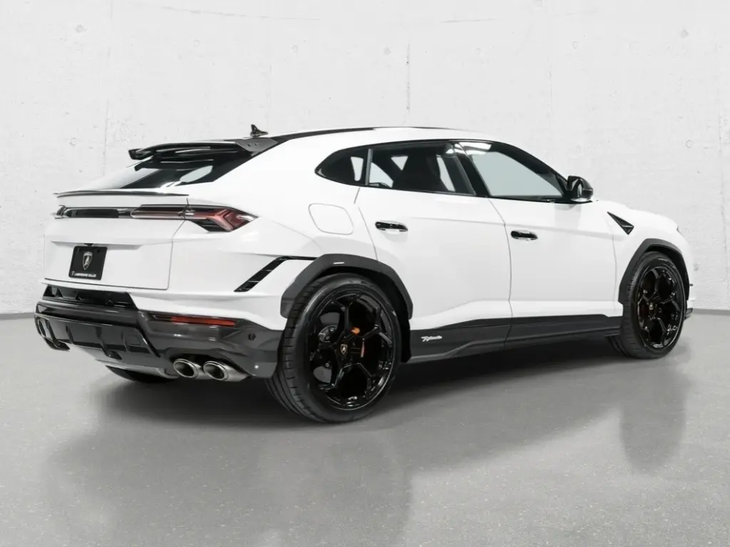 Image for 2024 Urus Performante at position 3