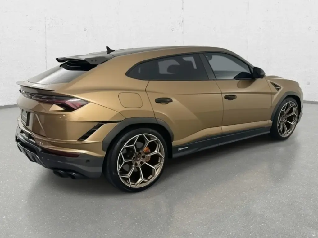 Image for 2024 Urus Performante at position 3