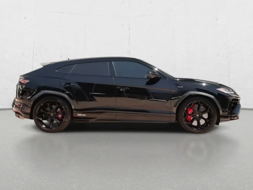 Image for 2024 Urus Performante at position 2