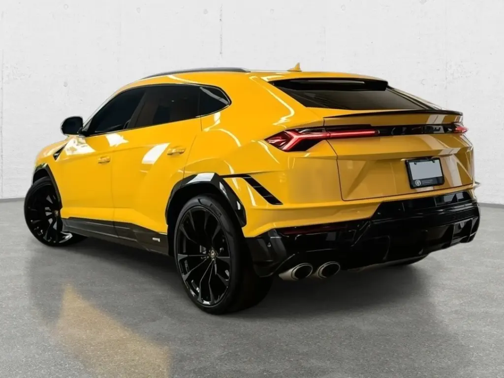 Image for 2023 Urus S at position 3