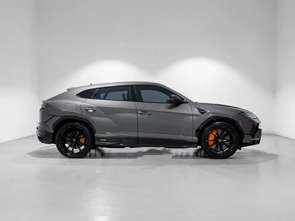 Image for 2023 Urus S at position 2