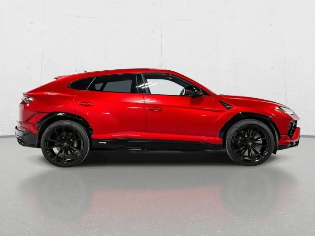 Image for 2023 Urus S at position 2