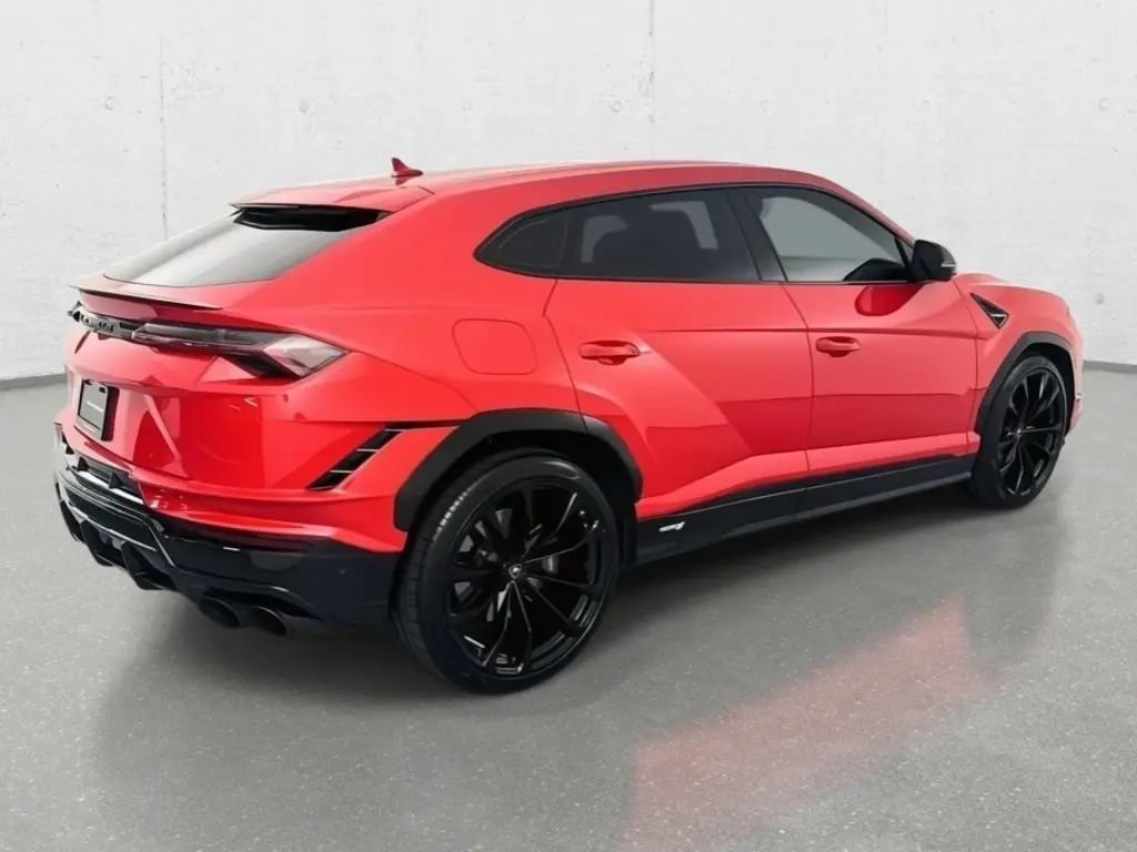 Image for 2023 Urus S at position 3