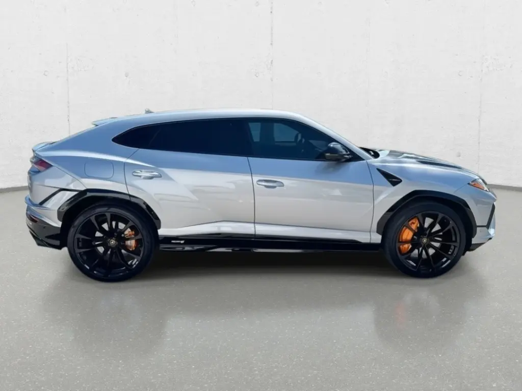 Image for 2023 Urus S at position 2