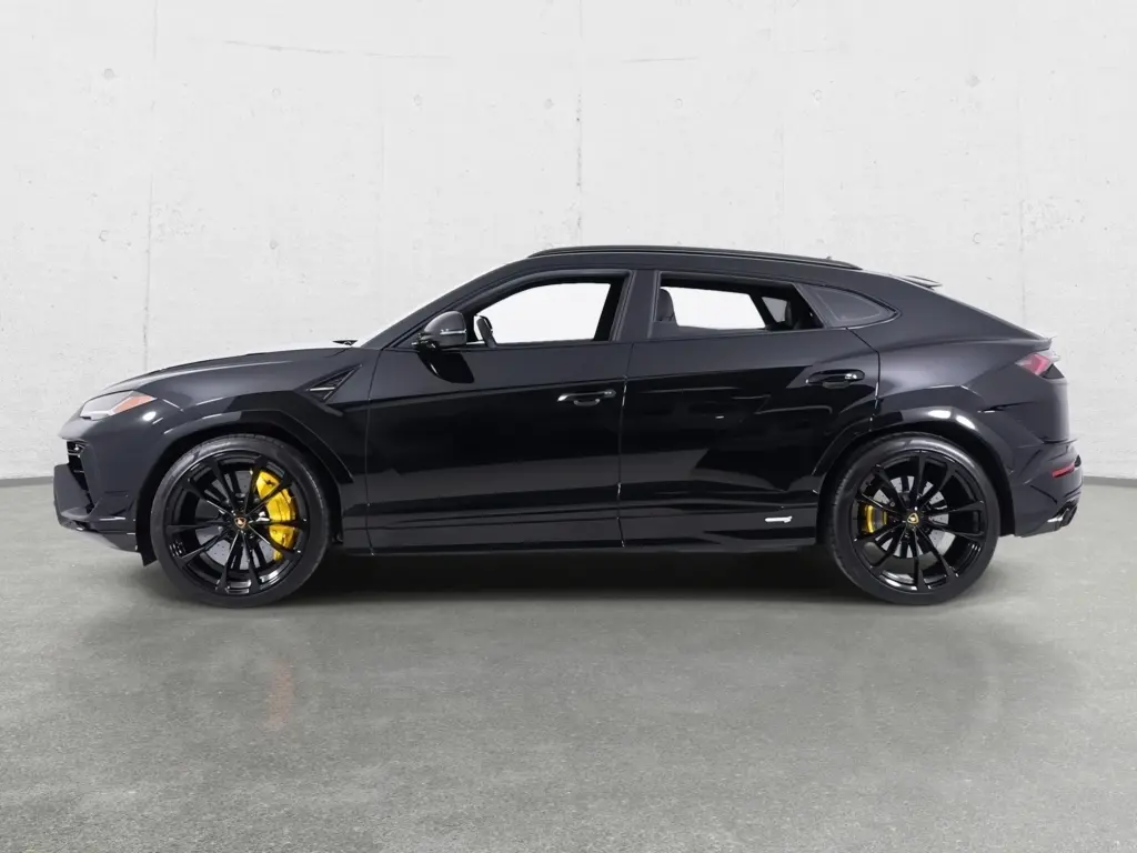 Image for 2023 Urus S at position 2