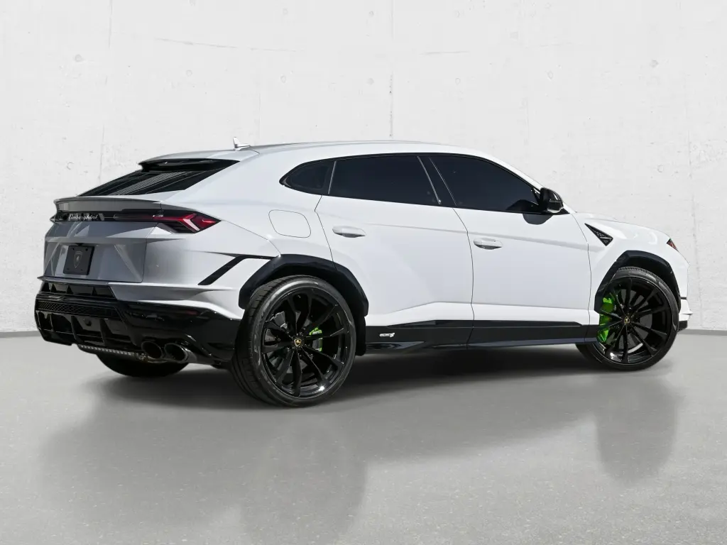 Image for 2024 Urus S at position 3